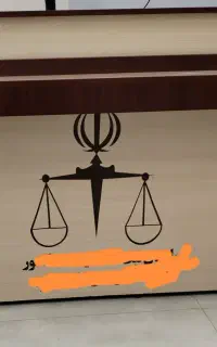 میز اداری و  یک دستگاه اسکنر و یک دستگاه تلفن فاکس