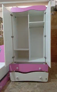 سرویس کمدو تختخواب و تشک خوش خواب نوجوان