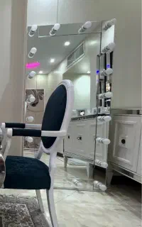آینه قدی با لامپ