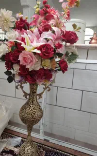 گلدان برنجی و سطل وجادستمال