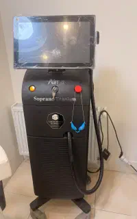 دستگاه وارداتی لیزر موهای زائد تیتانیوم km 2024