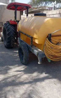 یک عدد تانکر دوهزار لیتری چرخ دار فروشی