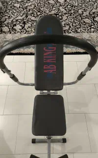 میز دراز نشست