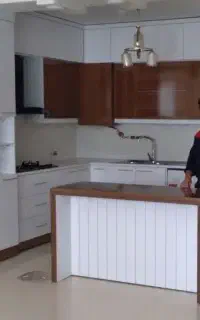 ساخت و تعمیر انواع کابینت،کمددیواری و درب اتاقی و.