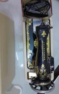 یک عدد چرخ خیاطی بفروش می‌رسد