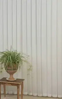 پرده حریر شیری پلیسه
