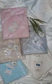 حوله های کلاهدار وتن پوش  نوزادی سایز ۹۰ درجه یک