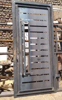جوشکاری ودرب وپنجره سازی