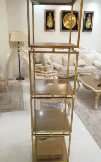 قفسه فلزی طلایی