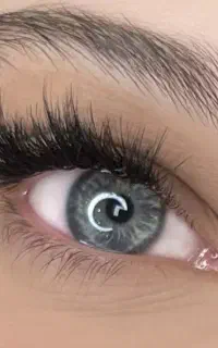 خدمات تخصصی کاشت مژه ۵۰٪تخفیف