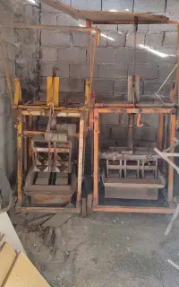 دوعدد بلوک زن دستی تمیز