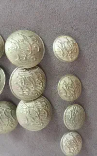 دکمه برنجی قدیمی
