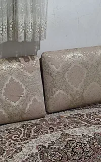 پشتی و میز کامپیوتر