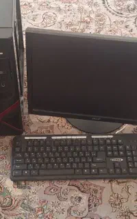 کامپیوتر به همراه کیبورد و موس