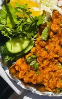 به یک نفر نیرو کار در رستوران نیازمندیم