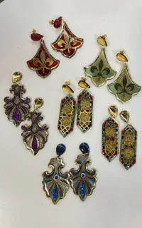 آموزش گوشواره های رزینی به نوجوانان و جوانان