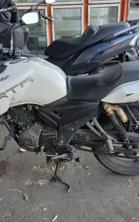 موتور سیکلت آپاچی ۱۸۰