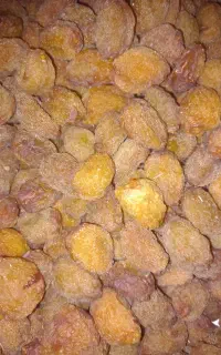 آلو بخارا تازه وتمیز با طعم لذیذ ملس ارگانیک