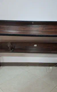 میز تحریر و کامپیوتر