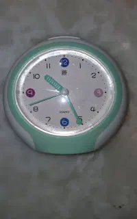 ساعت رومیزی وانگرد بی صدا