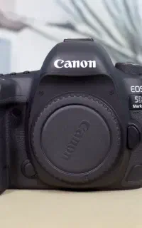کنون5d mark ivهمراه لنزf2.8L IS III USM 70-200 mm