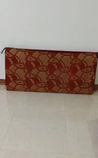 پشتی زرشکی