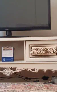 میزتلویزیون رنگ صدفی