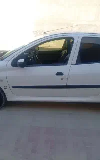 پژو۲۰۶وی ۸
