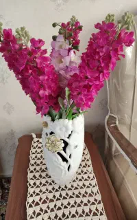 ی گل زیبا با گلدان