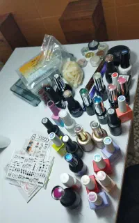 ۲۵ تا لاک ژل به همراه وسایل ناخن