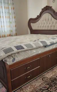 تخت و صندلی