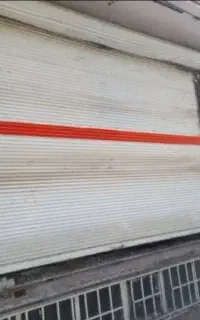 فقط کرکره قدیمی موجود است