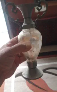 گلدان قدیمی وپارچ