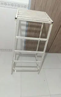 چهارپایه آهنی