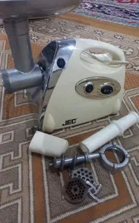 چرخ گوشت سالم و تمیز