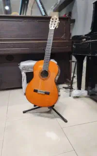 گیتار یاماها c70