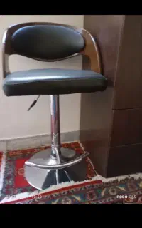 صندلی زیر اپنی