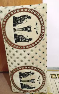 پشتی طرح برجسته
