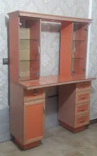 کمد ویترین دار و آینه