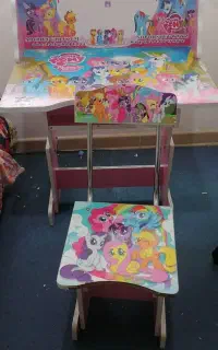 میز تحریر و صندلی