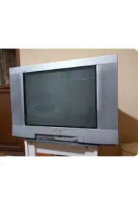 تلویزیون رنگی اصل سونی ۲۱ اینچ