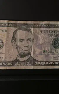 اسکناس ۵ دلاری