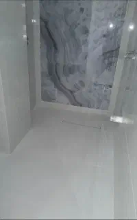شاگرد کاشی کار