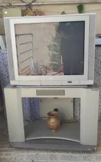 تلویزیون جی وی سی کاملا سالم