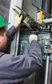 تعمیر،عیب یابی و سرویس آسانسور منصفانه