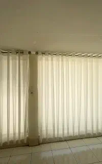 دو عدد پرده سفید پانچی با میله استیل