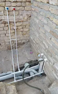 لوله کشی و اجرای گرمایش از کف نصب شیرآلات