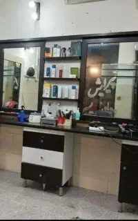 ویترین آرایشگاه مردانه ۸ ملیون فقط فقط ۲۴ ساعت