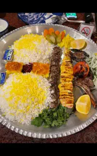 استخدام سرآشپز ایرانی  (مسلط به تخته کاری) فوری