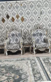 مبل ۹ نفره در حد نو با ۲ ست میز عسلی